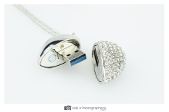 Crystal-Heart-USB-Drive-8-USB-4-Photograpgers